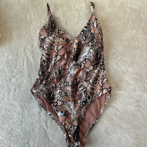 Melissa Odabash Other - Melissa Odabash Snake Print Swimsuit‎ One Piece Women's Size 8 NWOT